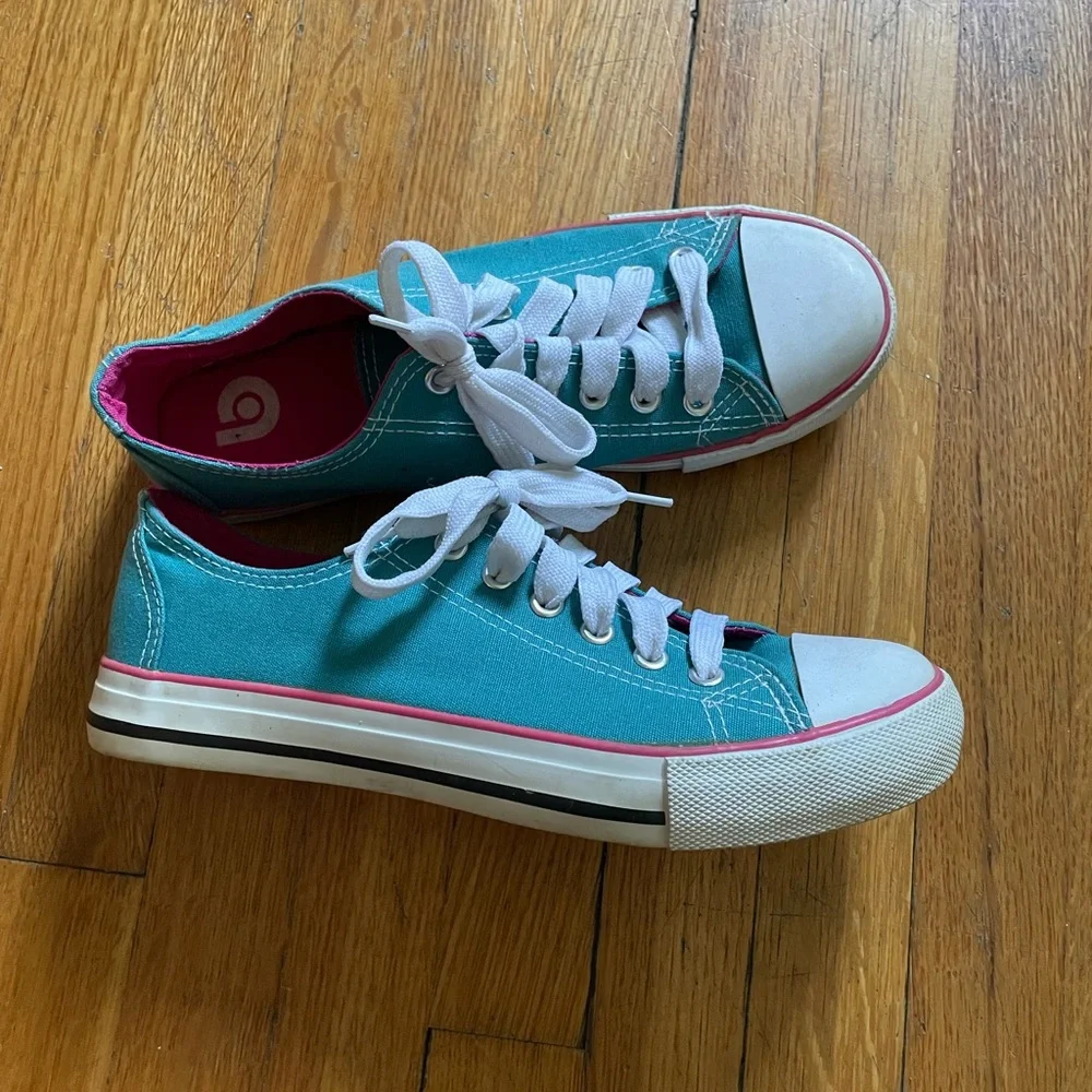 Retro-coloured sneakers - Picture 3 of 4